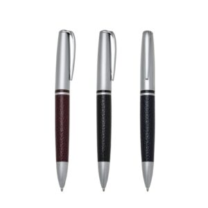 caneta, caneta de metal personalizável, caneta personalizável, caneta de metal, caneta escrita média, caneta de origem nacional, caneta gravação em serigrafia, caneta embalada em caixa com 50 unidades , comprar caneta personalizada, comprar caneta de metal personalizada, comprar caneta de metal, caneta com detalhe em couro, caneta couro, caneta executiva, comprar caneta executiva personalizada, caneta executiva personalizada, caneta executiva para brinde